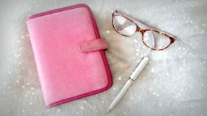 book, glasses and pen2